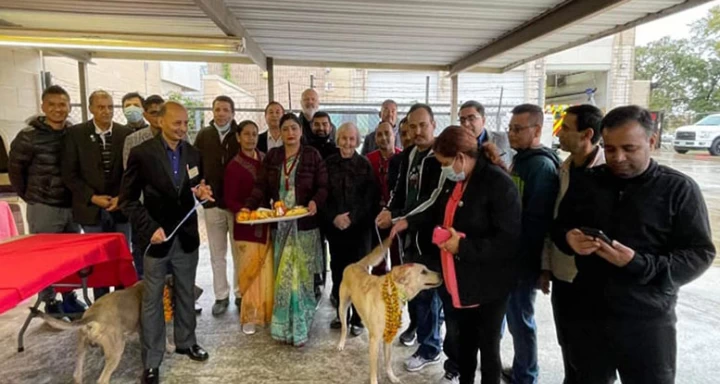 अमेरिकी मेयरले गरिन् कुकर पुजा