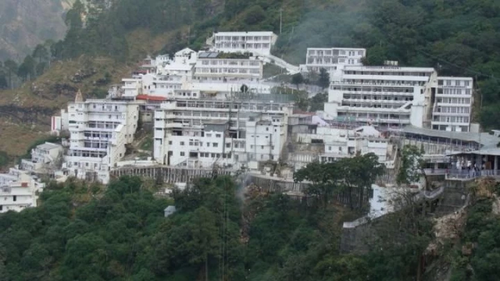 वैष्णोदेवी मन्दिरमा भागदौडमा मच्चिँदा १२ को मृत्यु