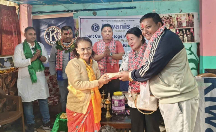 किवानिस क्लब अफ तरहराले मनायो बाल आश्रममा होली