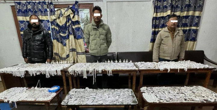 काठमाडौंबाट चाँदीका ४७ किलो गहना बरामद, तीनजना पक्राउ