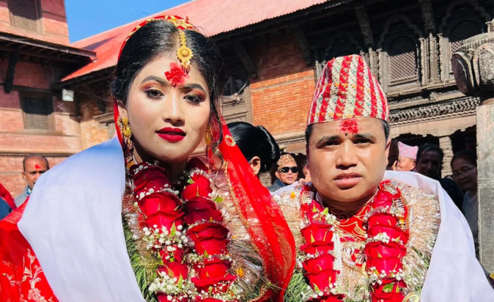 लोकदोहोरी जोडी छत्र शाही र काजल जोशीले गरे विवाह