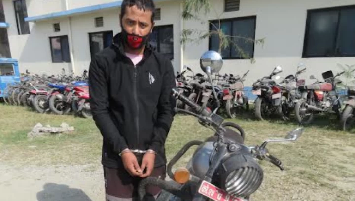 कोसी अस्पतालबाट चोरिएको मोटरसाइकलसहित रामधुनीका दाहाल पक्राउ