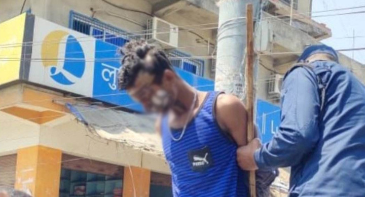ज्याला मजदुरमाथि ठेकेदारको अमानवीय व्यवहार, विद्युत् पोलमा बाँधेर दुर्व्यवहार