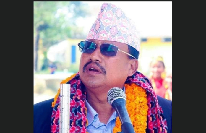 पार्टीमा अनुशासनको कारवाही तयारीका बिच पत्रकार सम्मेलन गर्दै पुर्वमेयर चौधरी