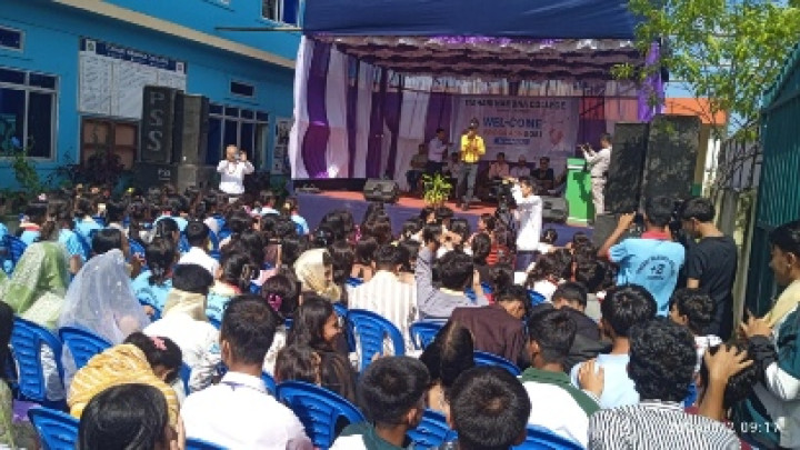 नमूना कलेजले गर्यो ४०० विद्यार्थीलाई स्वागत
