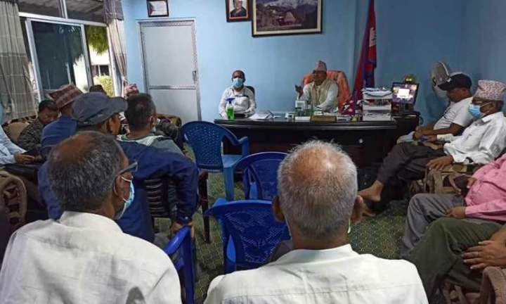 इटहरीमा बाढीबाट मृत्यु भएकाको परिवारलाई २५ हजार, विस्थापितलाई तत्काल राहत