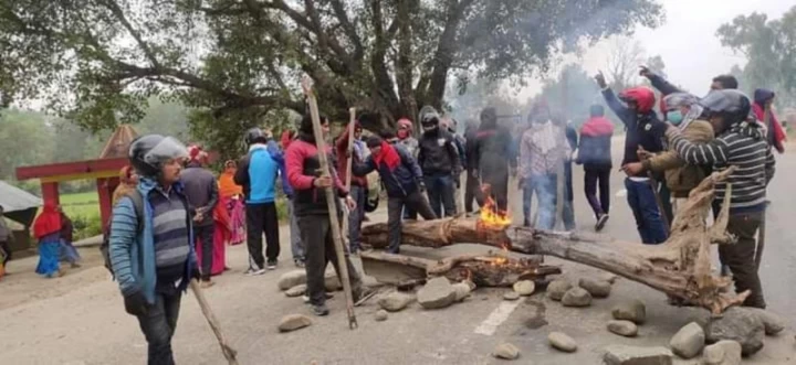 धनुषामा सीके राउतका कार्यकर्ता र प्रहरीबीच झडप, ६ जना घाइते