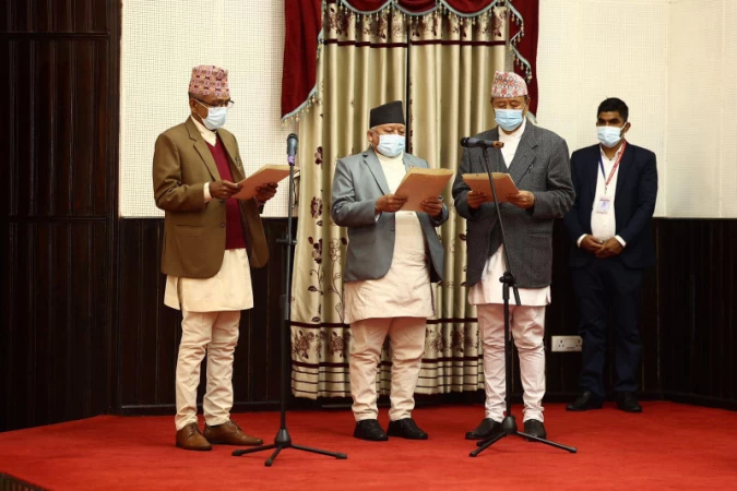 प्रदेश १ का नवनियुक्त प्रदेश प्रमुख खापुङले लिए शपथ