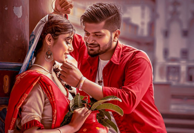 महेश र अस्मिताको गीत  ‘जोवन दिने कि नदिने’ सार्वजनिक (भिडियोसहित)