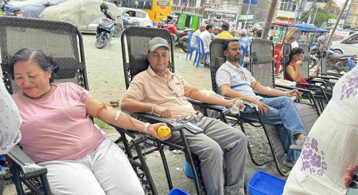 इटहरीमा एमालेद्वारा रक्तदान, ७० पिन्ट रगत संकलन