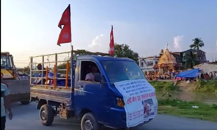 इटहरीमा साँढे गोरुको हिन्दू परम्परा अनुसार दाहसंस्कार