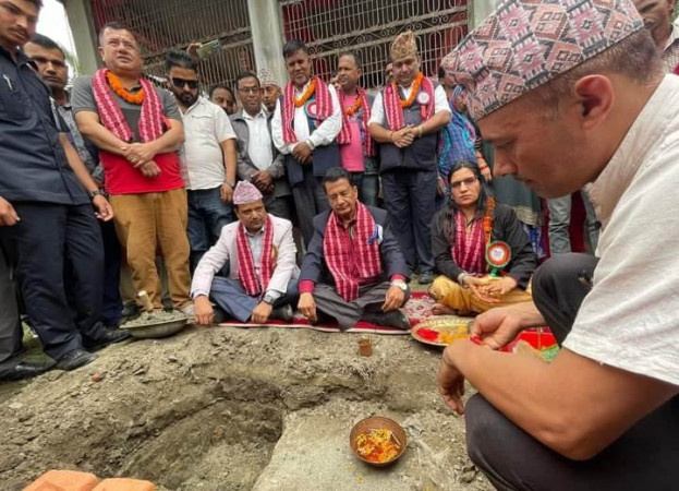 सुनसरीमा सडक स्तरोन्नती शिलान्यास गर्दै सांसद कार्कीले भने, ‘सरकार पाँच वर्ष नै टिक्छ'