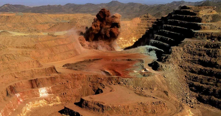 सुनखानी भत्किँदा कम्तीमा ३८ मजदुरको मृत्यु