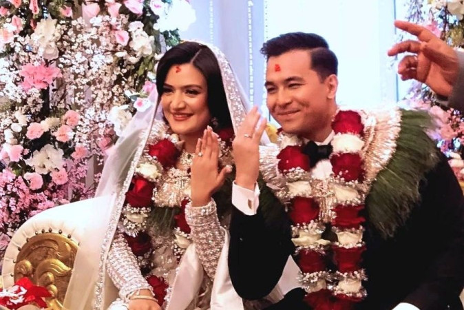 सुवेक्षाले गरिन् प्रेमीसँग इन्गेजमेन्ट